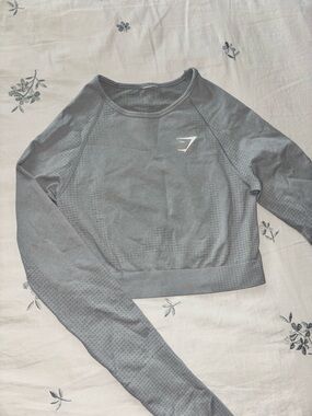 Gymshark Grey Seamless Cropped Long-Sleeve Top with Logo